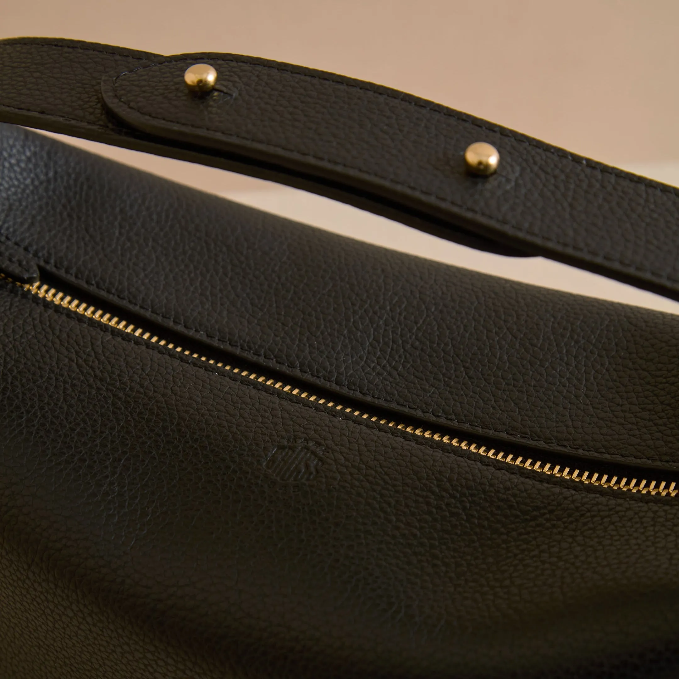 Mason 24 in Black